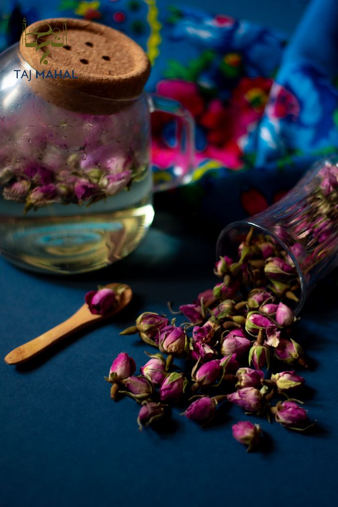 غنچه گل محمدی لاله زار